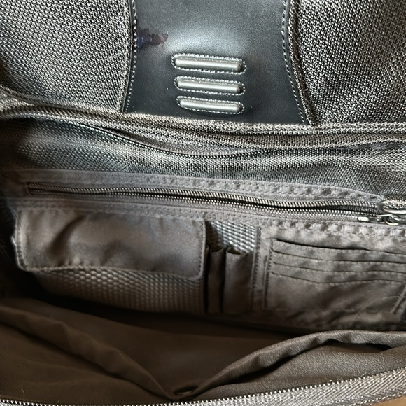 Tumi tech backpack for lap top. - Picture 4 of 9